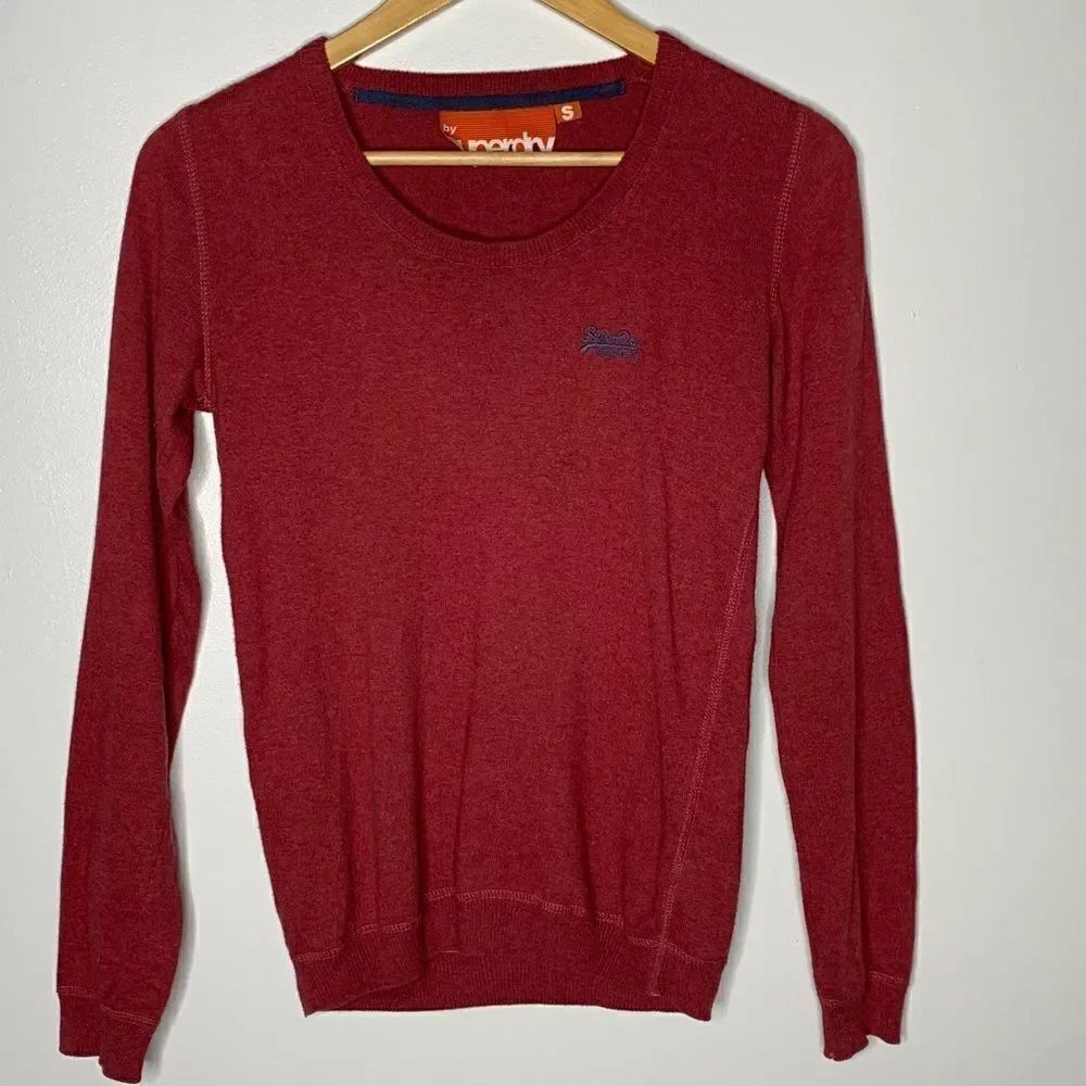 Super dry crew neck sweater. Small